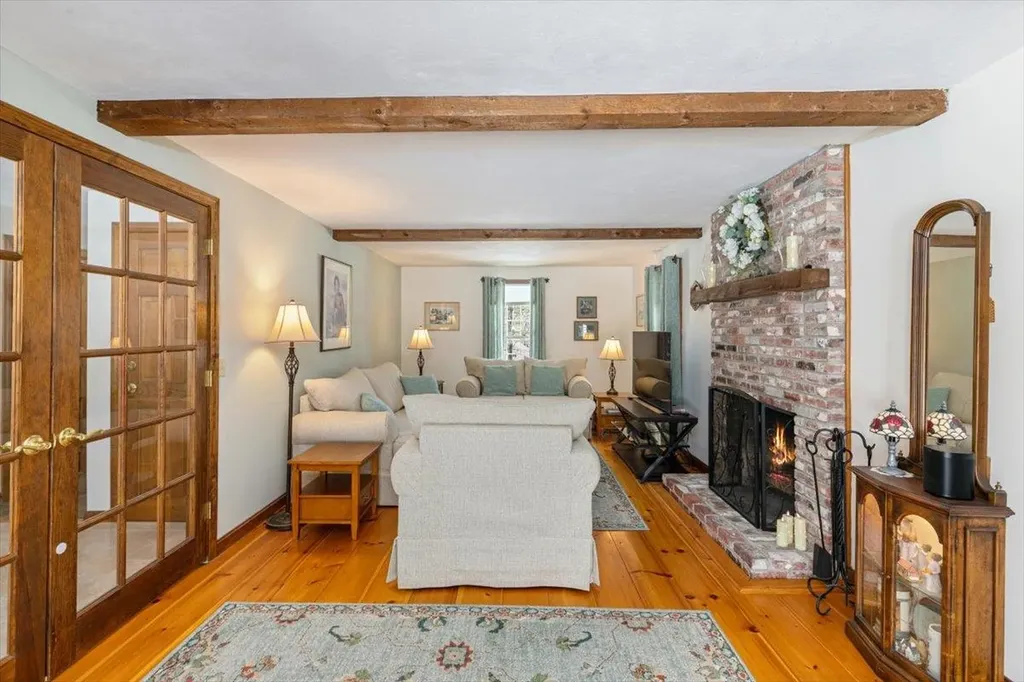 34 Ballard Road Derry NH 03038