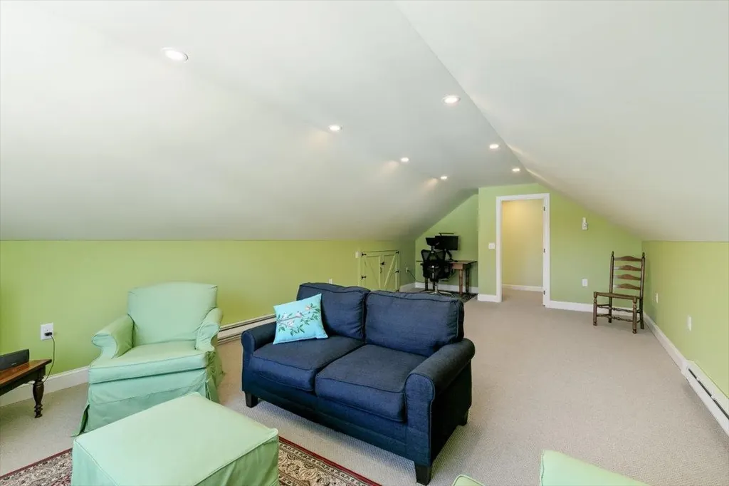34 Ballard Road Derry NH 03038