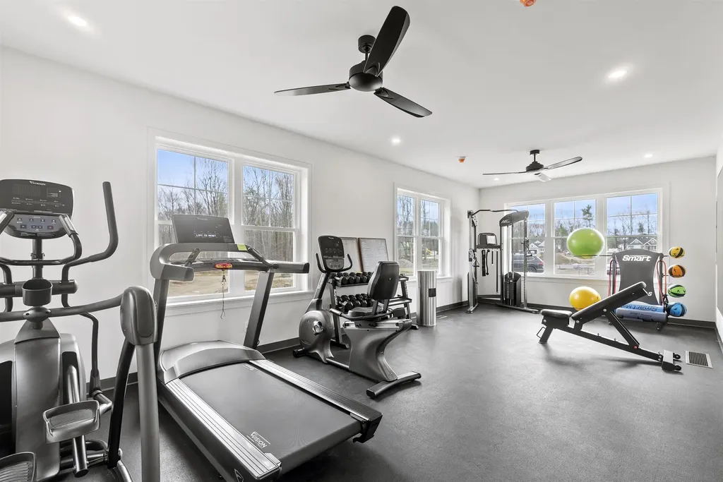 Unit 35 Summerwind Place Greenland NH 03840