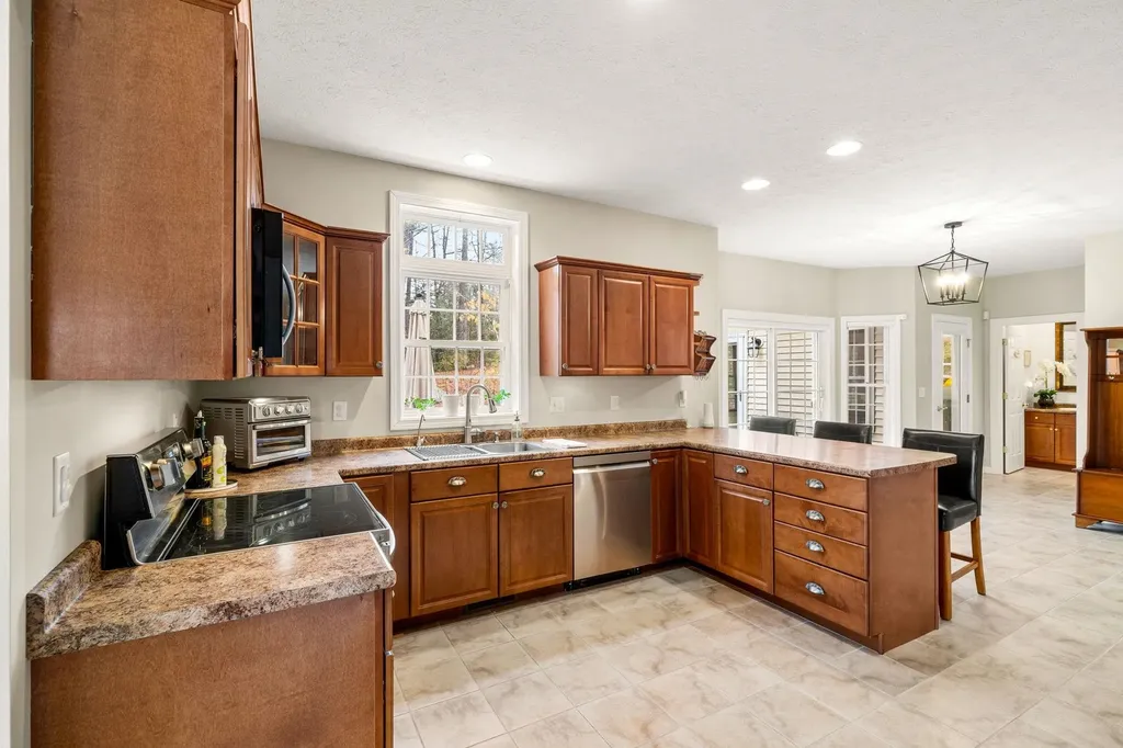 3 High Gate Drive Bedford NH 03110