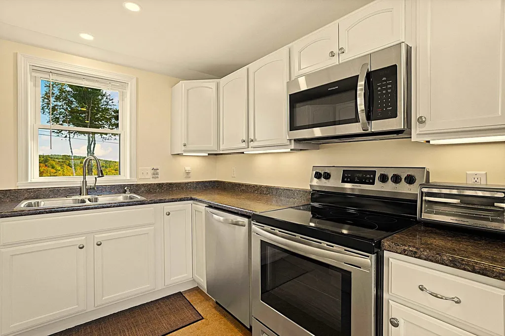 152 Evans Road Barnstead NH 03218