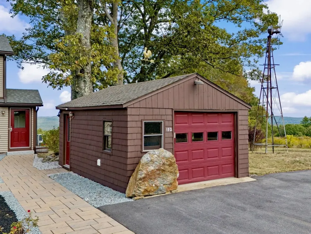 152 Evans Road Barnstead NH 03218