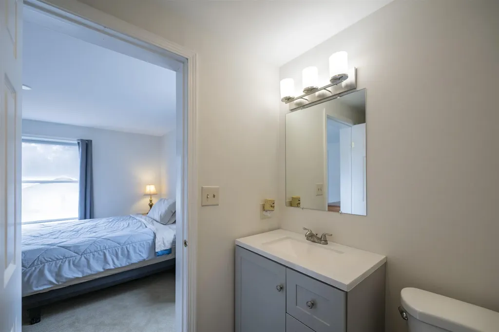 401 Colonial Drive Hartford VT 05001