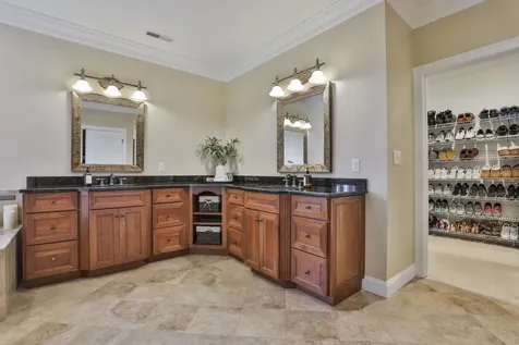 9 Louis Drive Brookline NH 03033