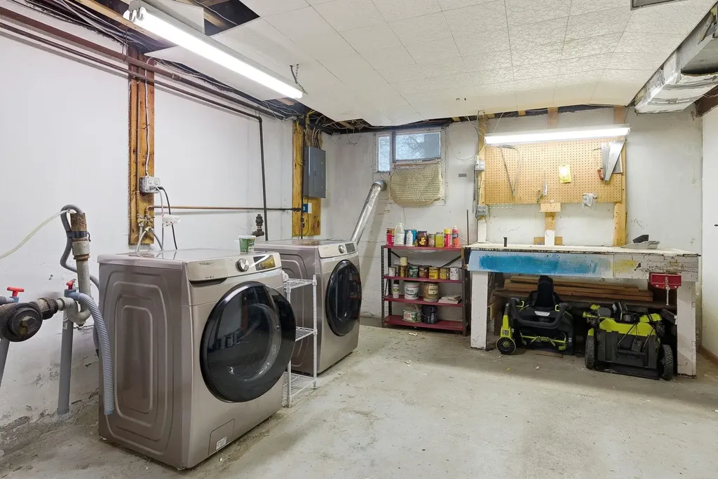 14 Acton Street Nashua NH 03060
