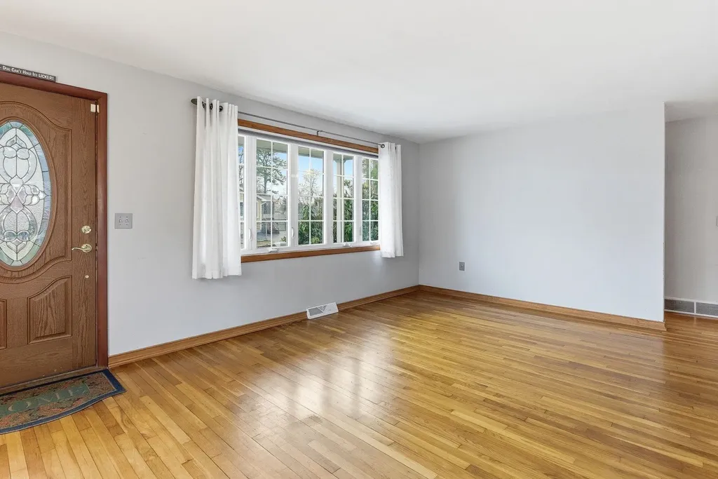 14 Acton Street Nashua NH 03060