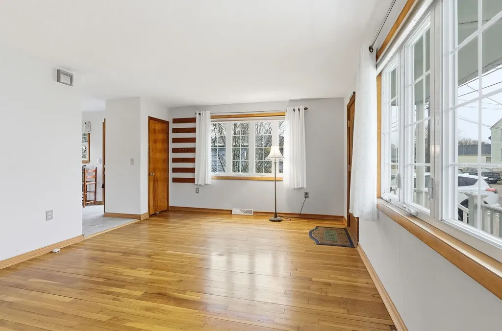 14 Acton Street Nashua NH 03060