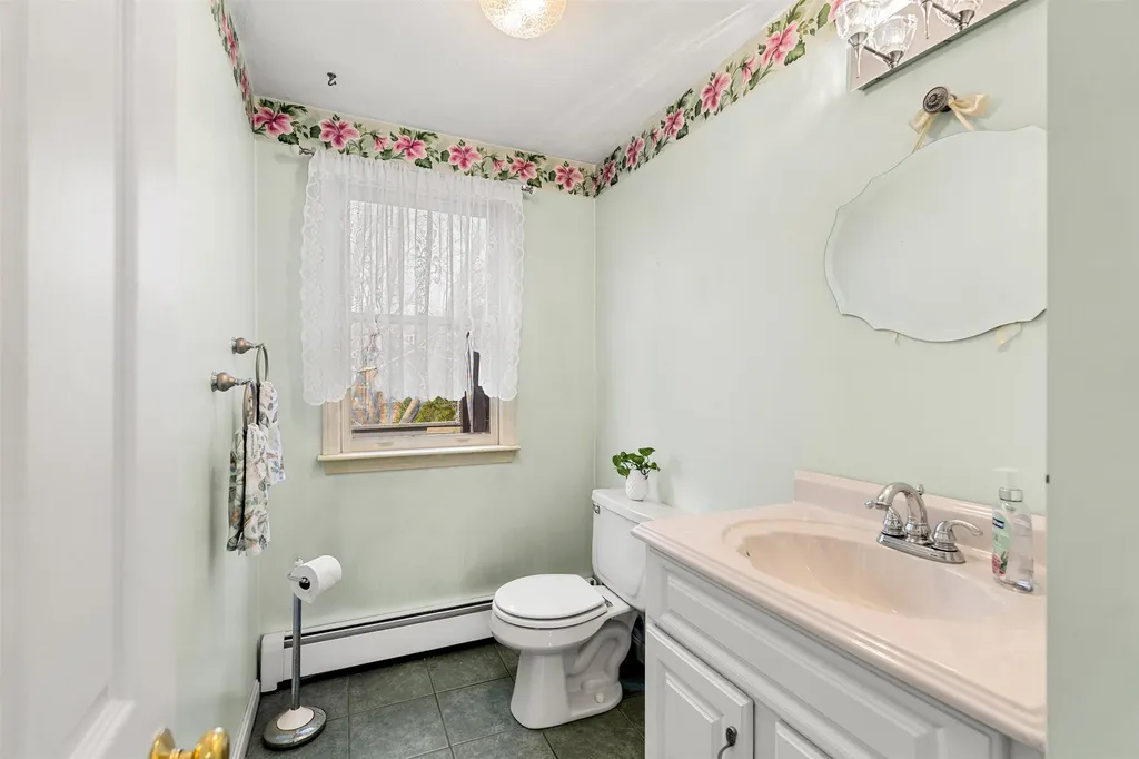 31 Peoples Place Haverhill MA 01832