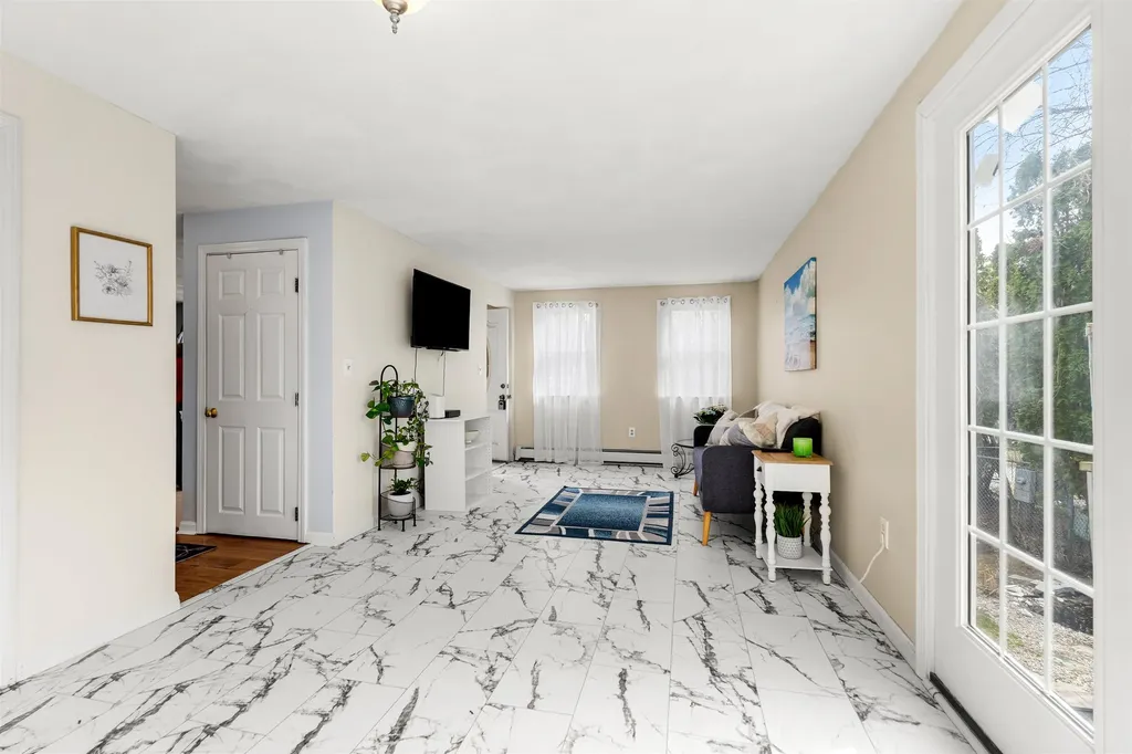 31 Peoples Place Haverhill MA 01832