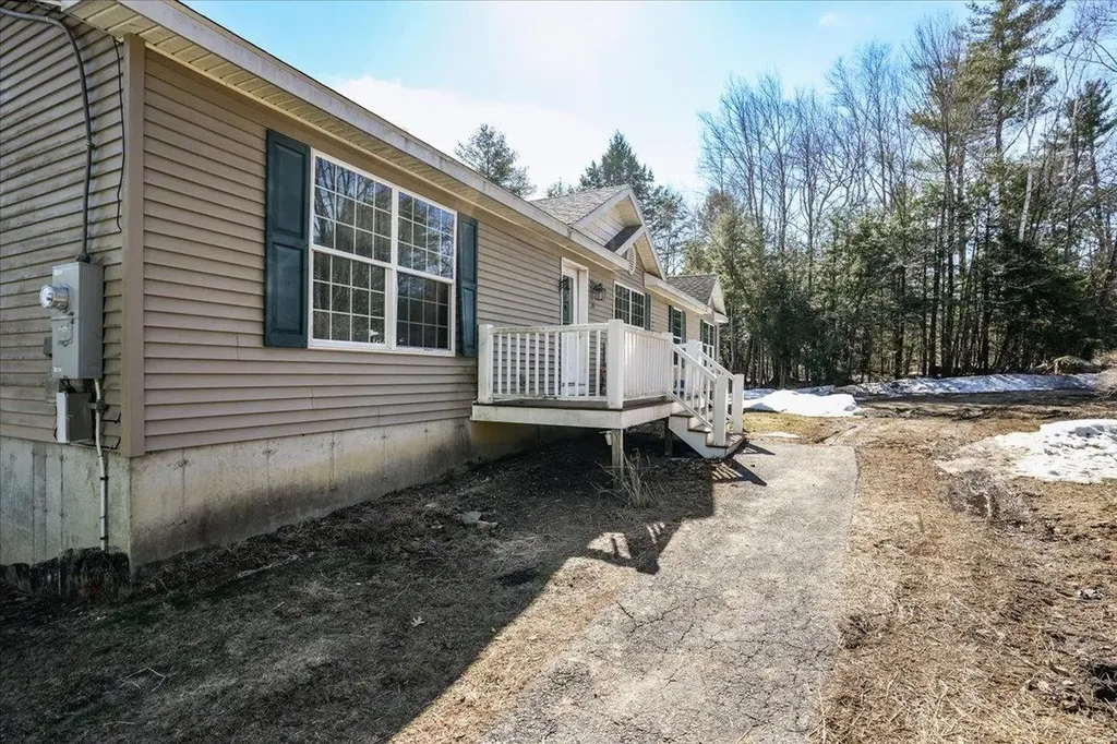 59 Harvey Lake Road Northwood NH 03261