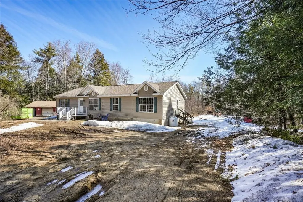 59 Harvey Lake Road Northwood NH 03261