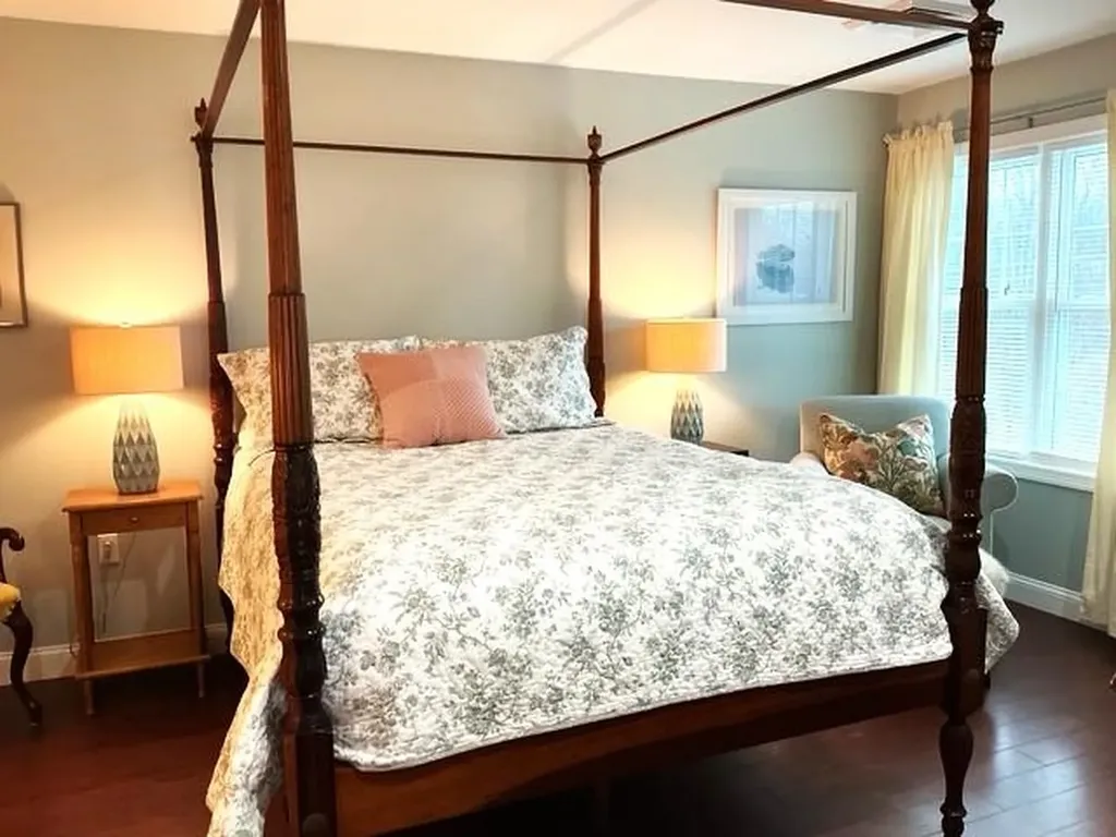 7 Sterling Hill Lane Exeter NH 03833