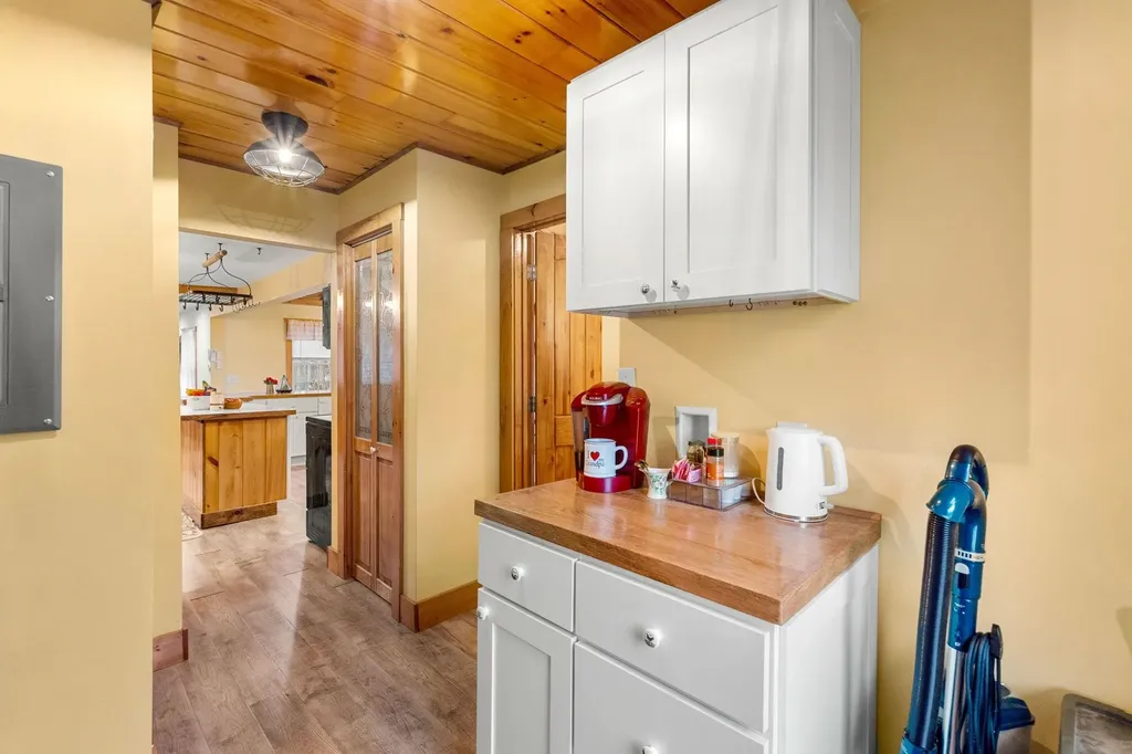 11 Hubbard Hill Road Greenville NH 03048