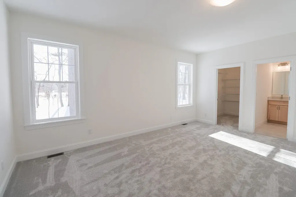 28 Summerwind Place Greenland NH 03840