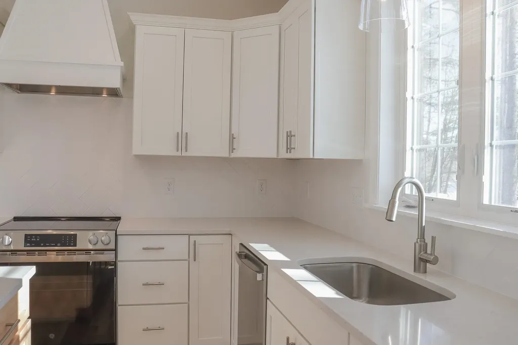 28 Summerwind Place Greenland NH 03840