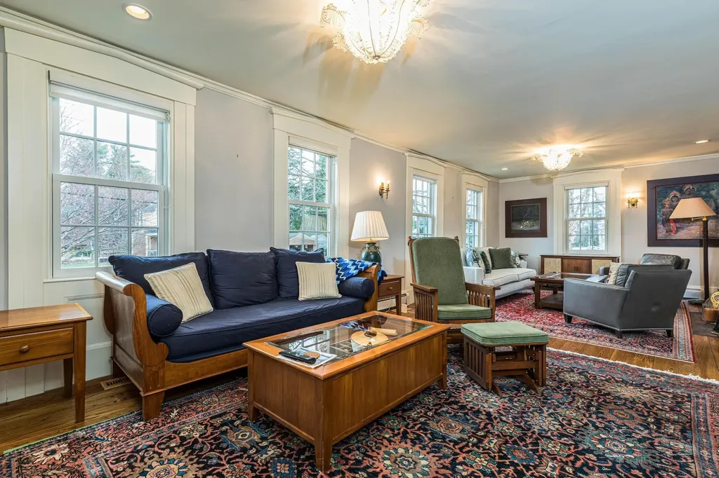 69 Court Street Exeter NH 03833