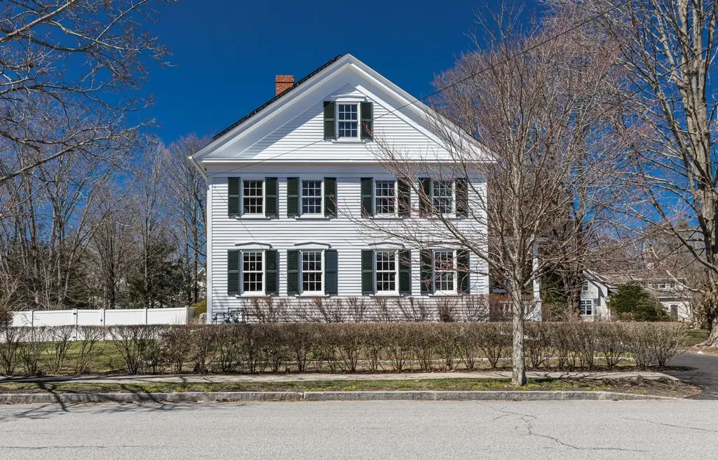 69 Court Street Exeter NH 03833