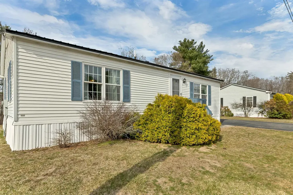 11 A Street Seabrook NH 03874