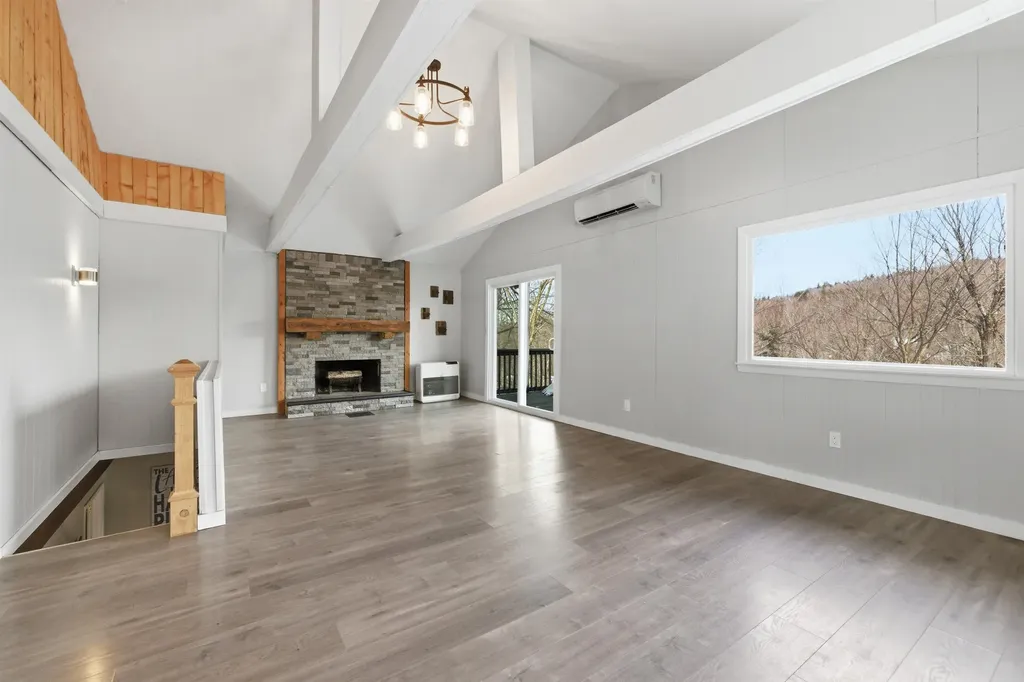 25 Hilltop Drive Newbury NH 03255