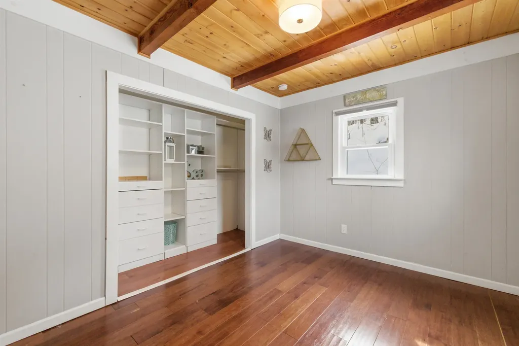 25 Hilltop Drive Newbury NH 03255