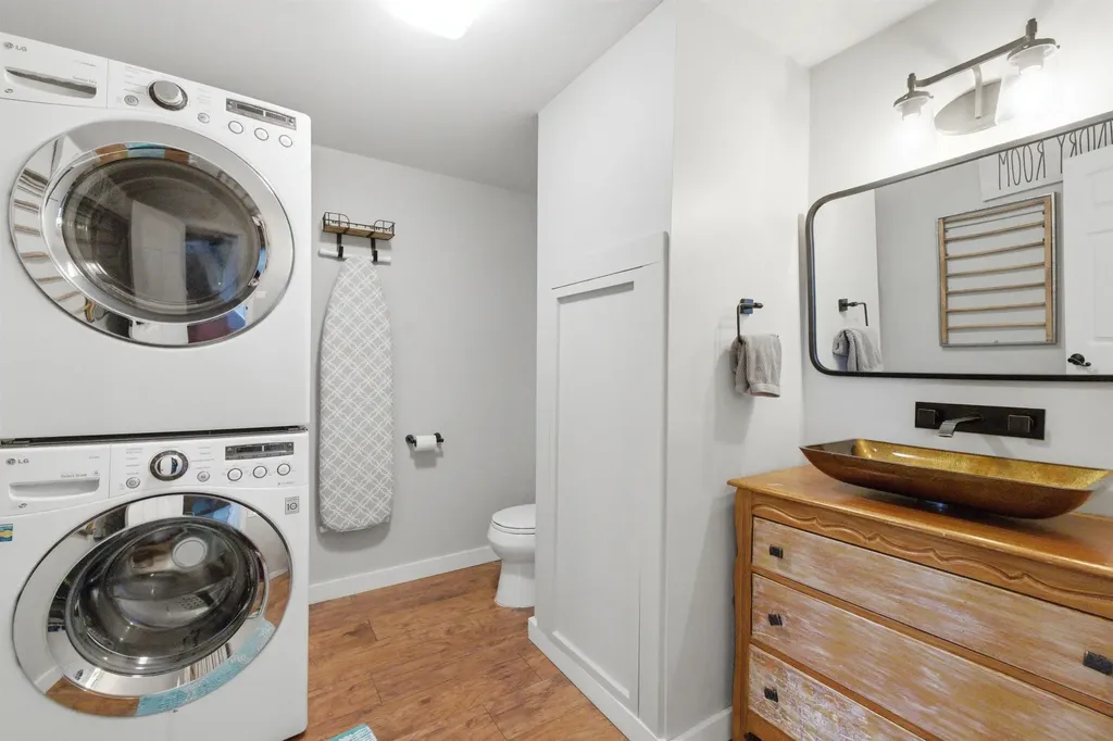 25 Hilltop Drive Newbury NH 03255