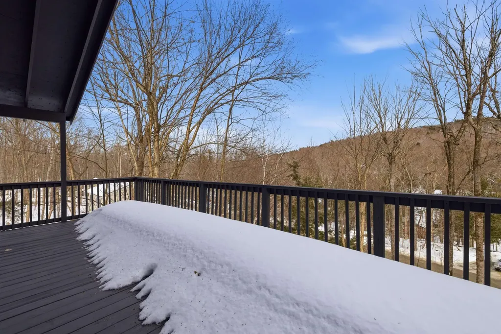 25 Hilltop Drive Newbury NH 03255