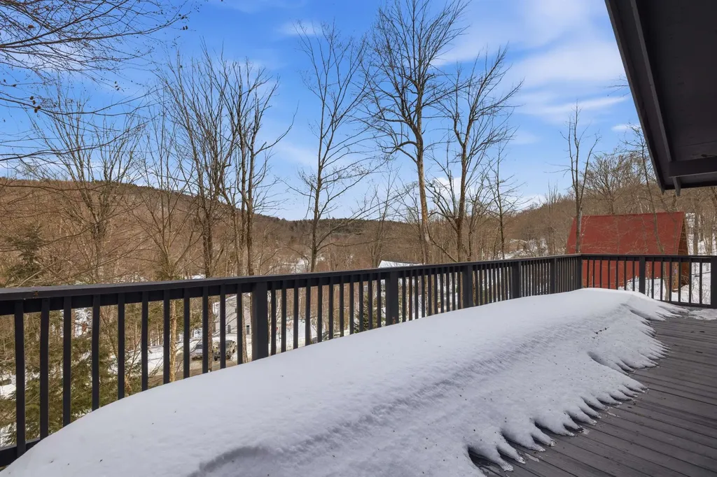 25 Hilltop Drive Newbury NH 03255