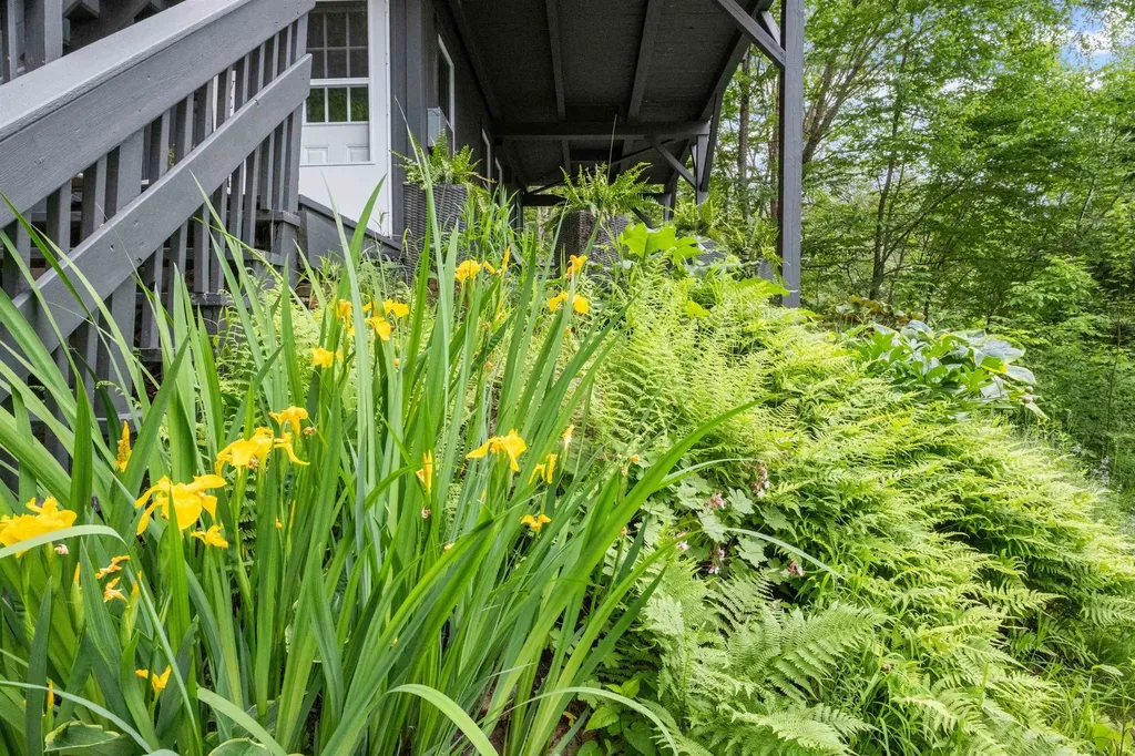 25 Hilltop Drive Newbury NH 03255