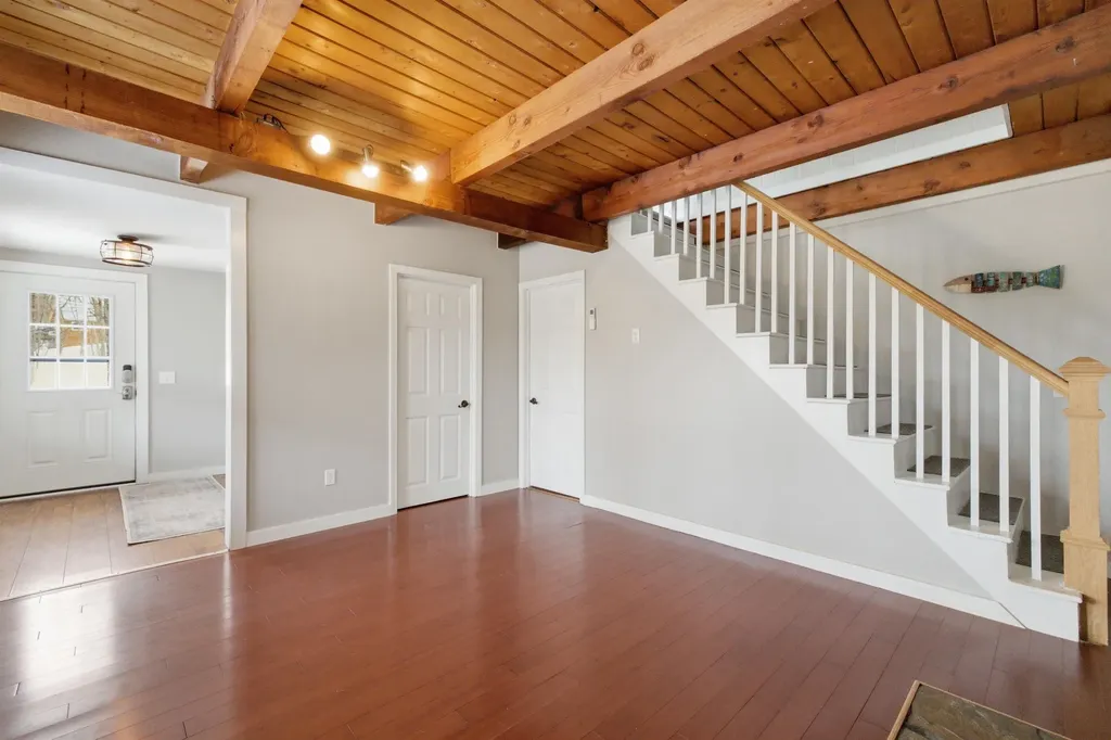 25 Hilltop Drive Newbury NH 03255