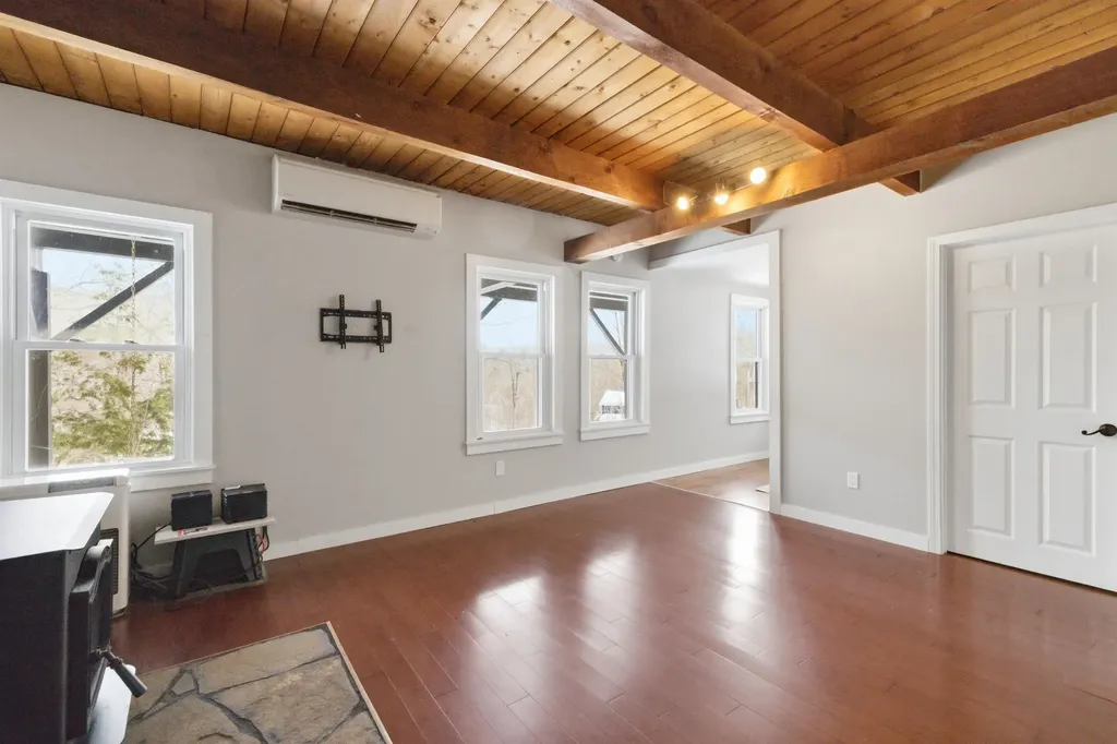 25 Hilltop Drive Newbury NH 03255