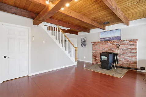 25 Hilltop Drive Newbury NH 03255