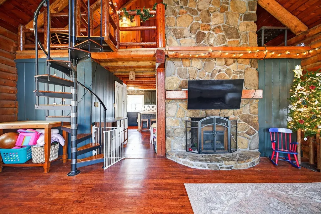 21 Langs Lane Newmarket NH 03857