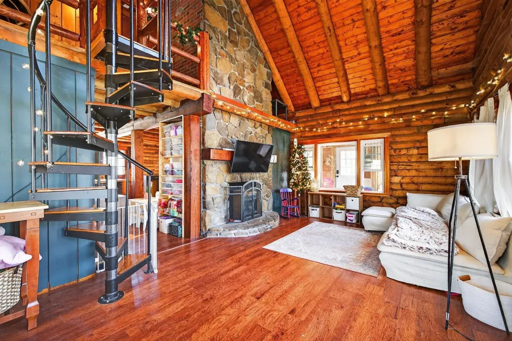 21 Langs Lane Newmarket NH 03857