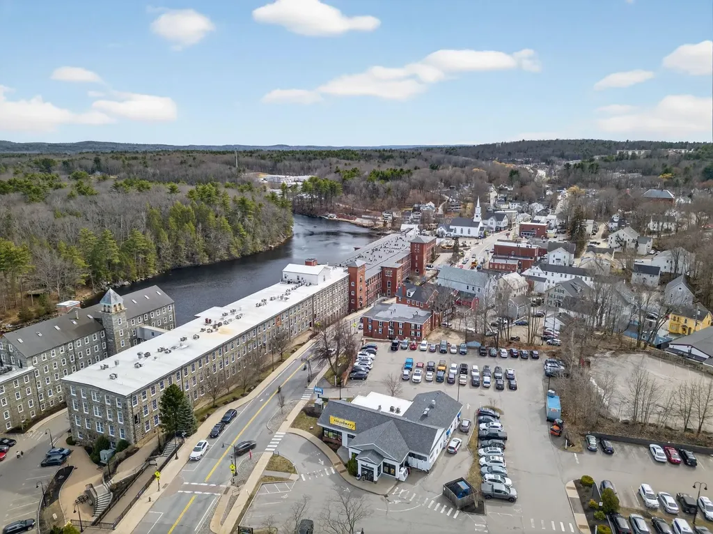 21 Langs Lane Newmarket NH 03857