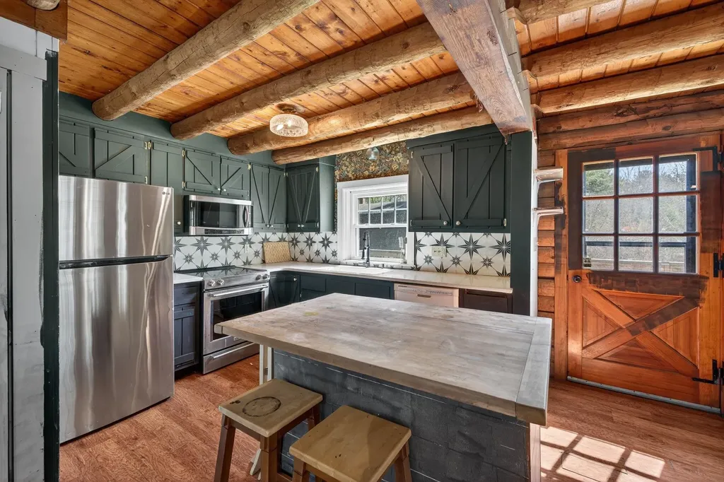 21 Langs Lane Newmarket NH 03857