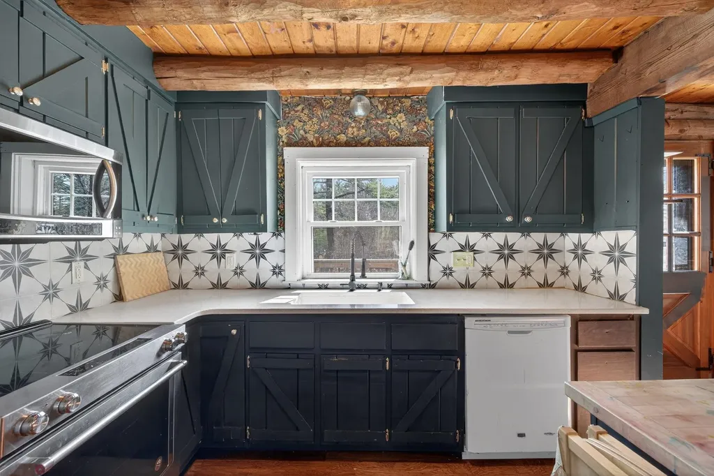 21 Langs Lane Newmarket NH 03857