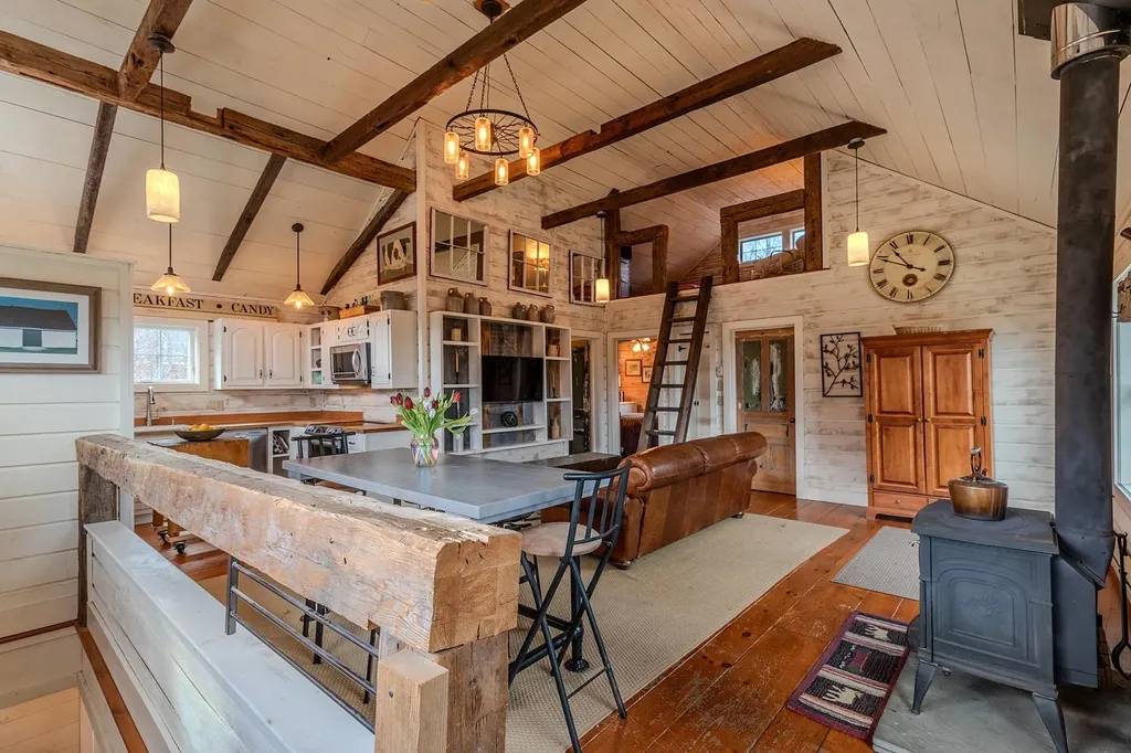 384 Alden Road Sunderland VT 05250