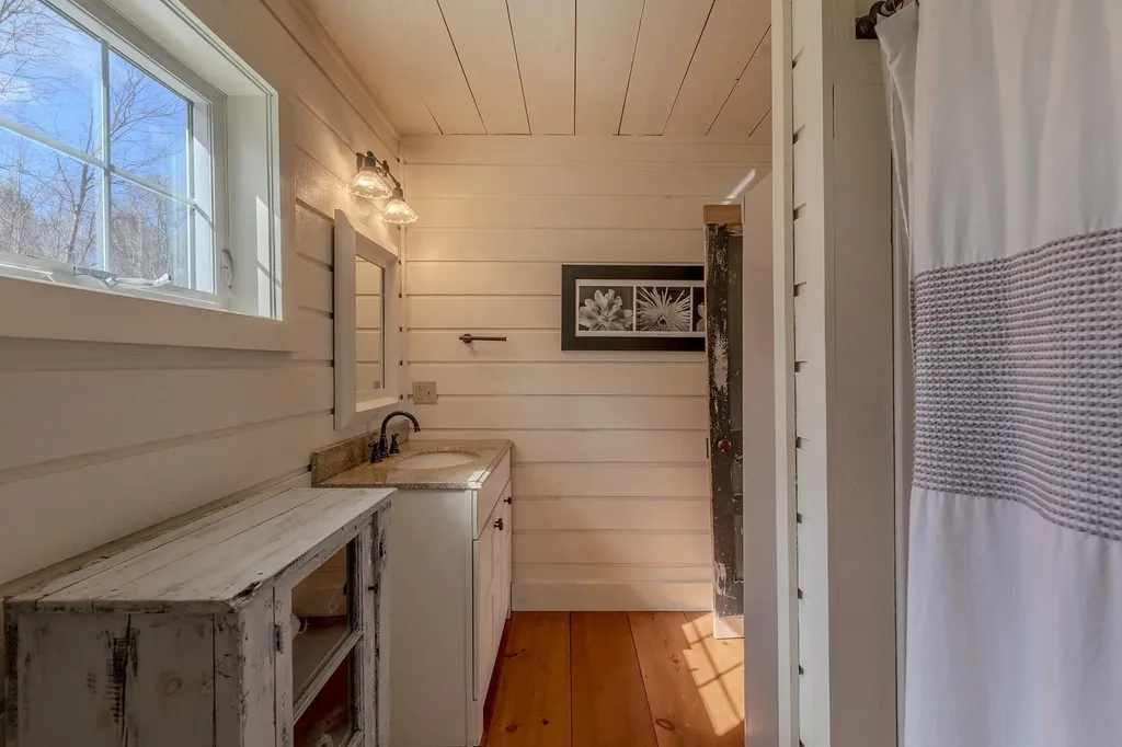 384 Alden Road Sunderland VT 05250