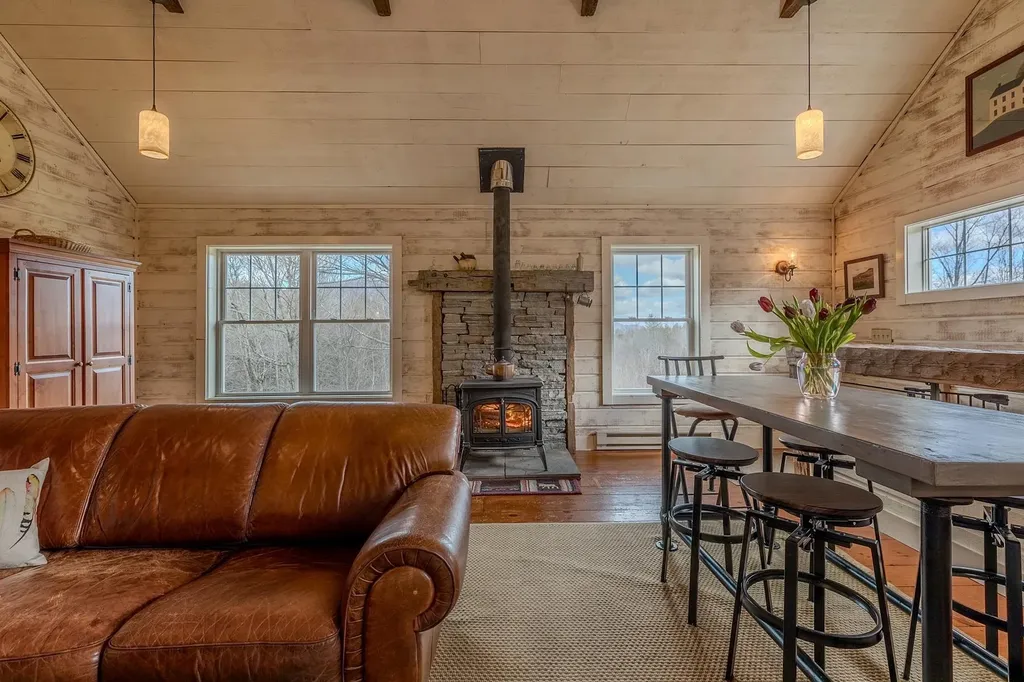 384 Alden Road Sunderland VT 05250