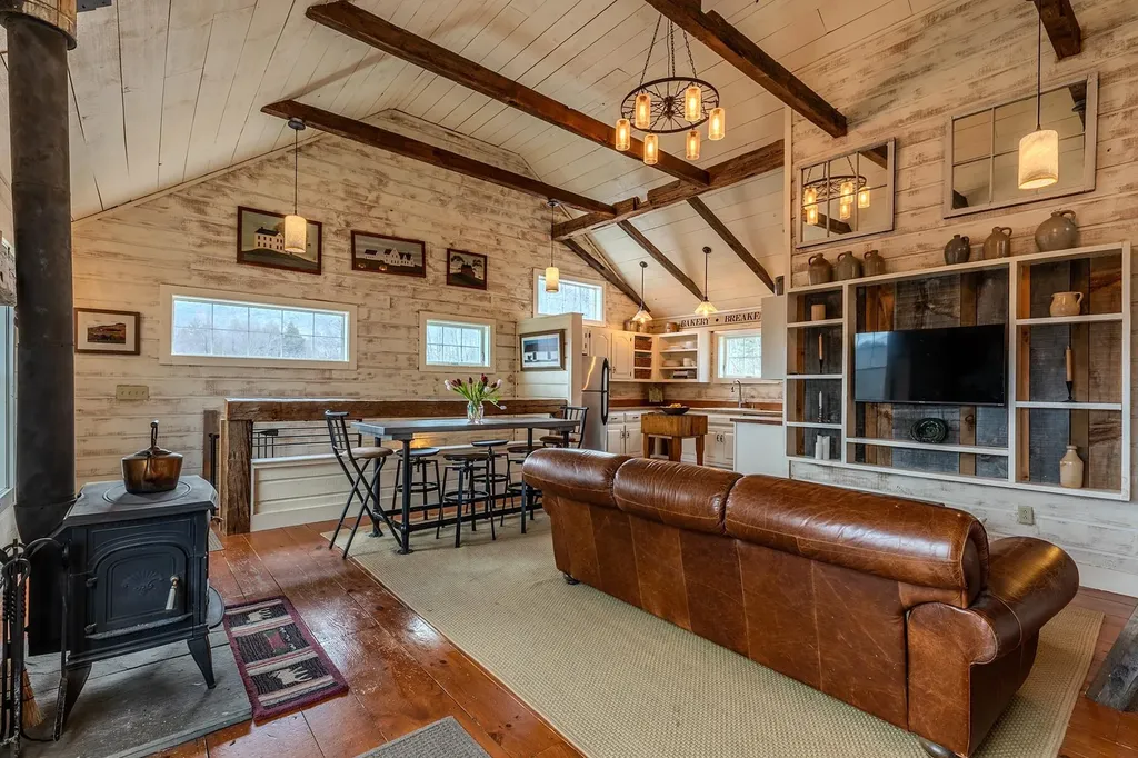 384 Alden Road Sunderland VT 05250