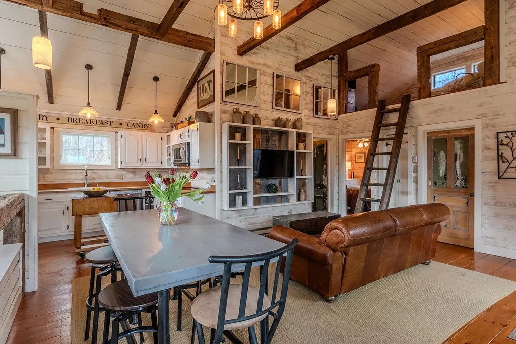 384 Alden Road Sunderland VT 05250