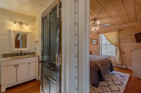 384 Alden Road Sunderland VT 05250