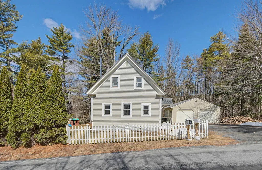 48 Bradford Road Sunapee NH 03782