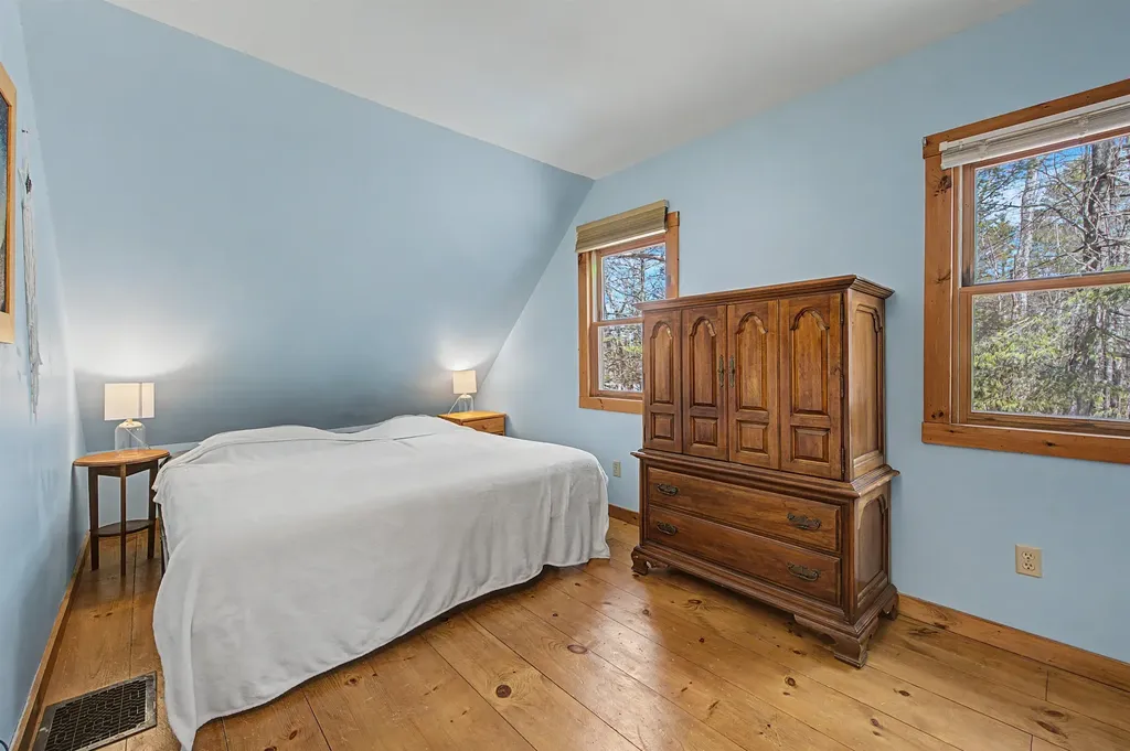 48 Bradford Road Sunapee NH 03782