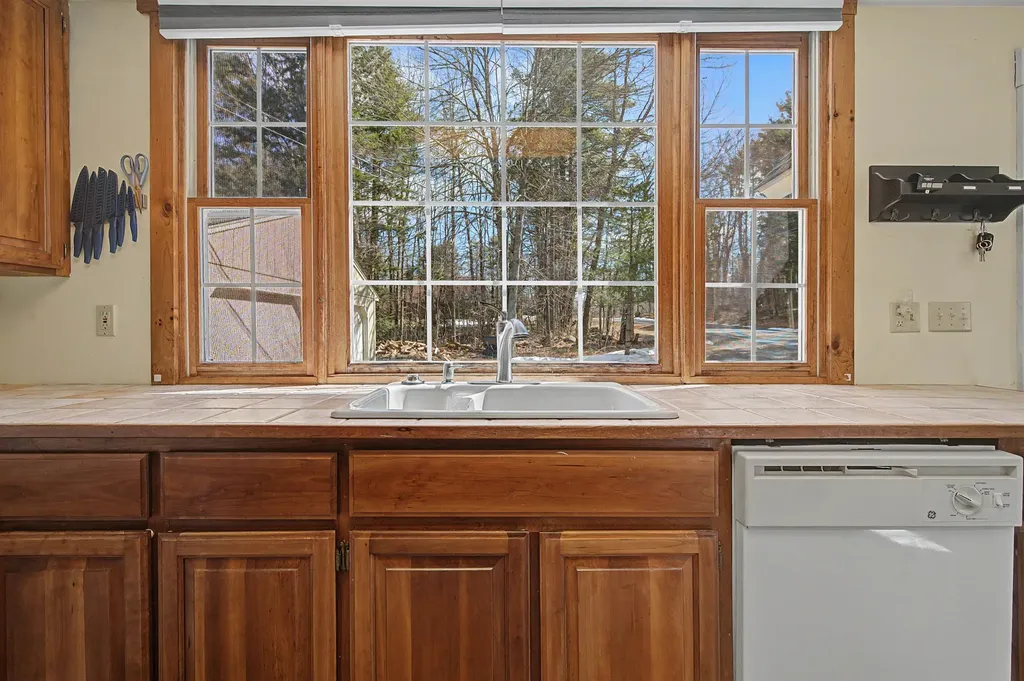 48 Bradford Road Sunapee NH 03782