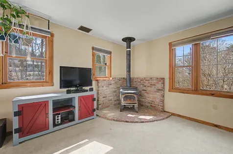 48 Bradford Road Sunapee NH 03782