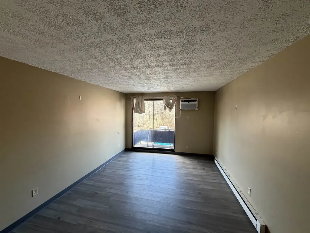 64 Dunbarton Road Manchester NH 03102