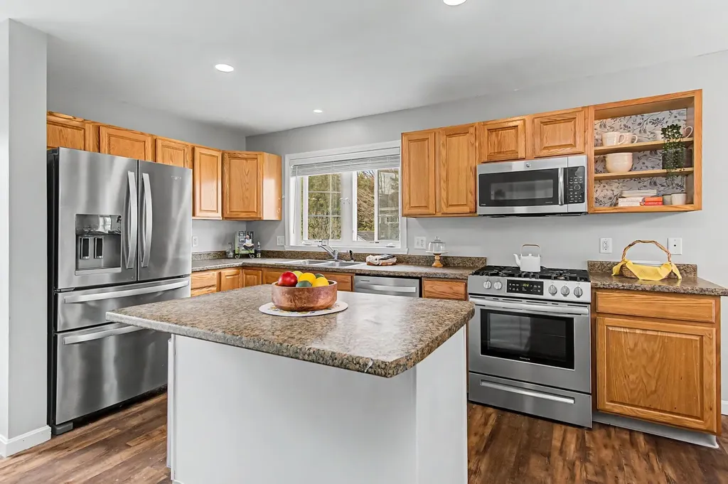 16 Shannon Way Milton VT 05468
