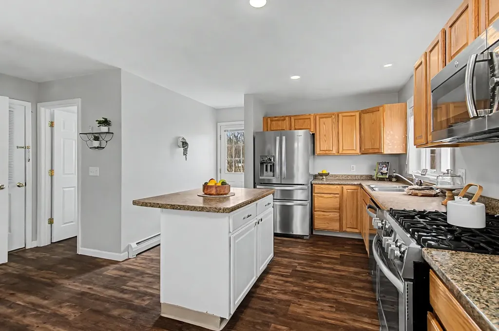 16 Shannon Way Milton VT 05468