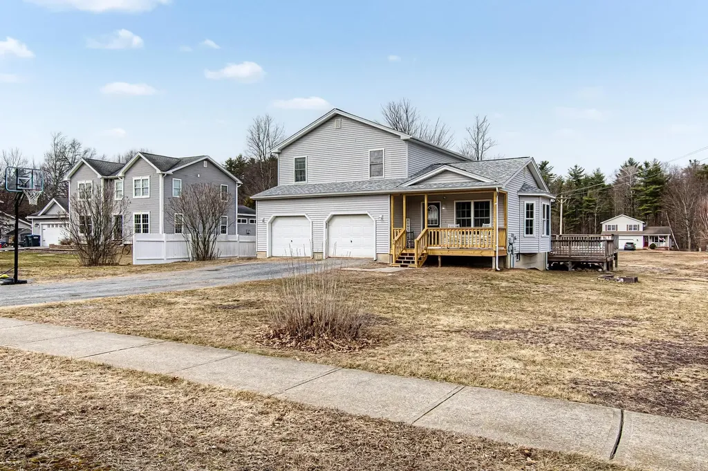 16 Shannon Way Milton VT 05468